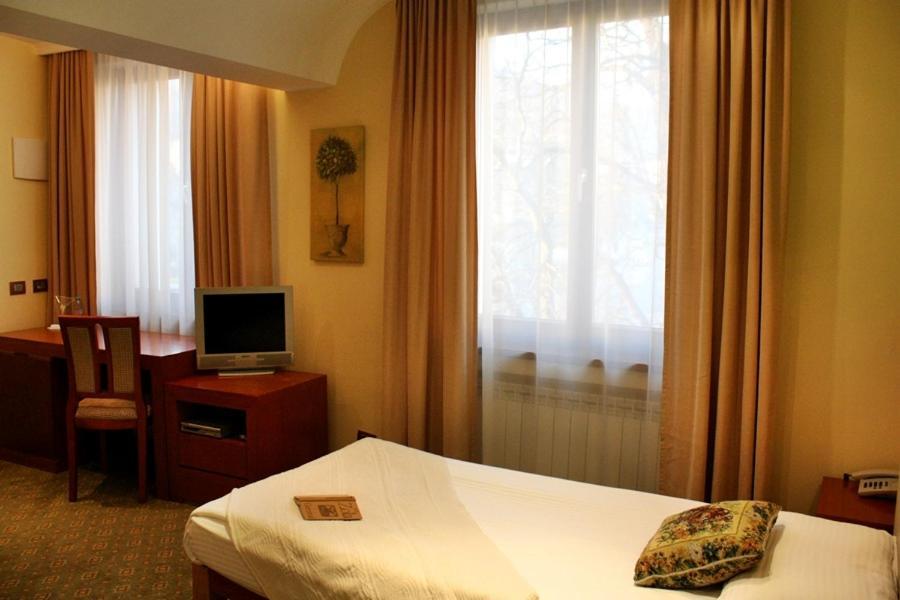 Hotel Park Central Sliven Extérieur photo
