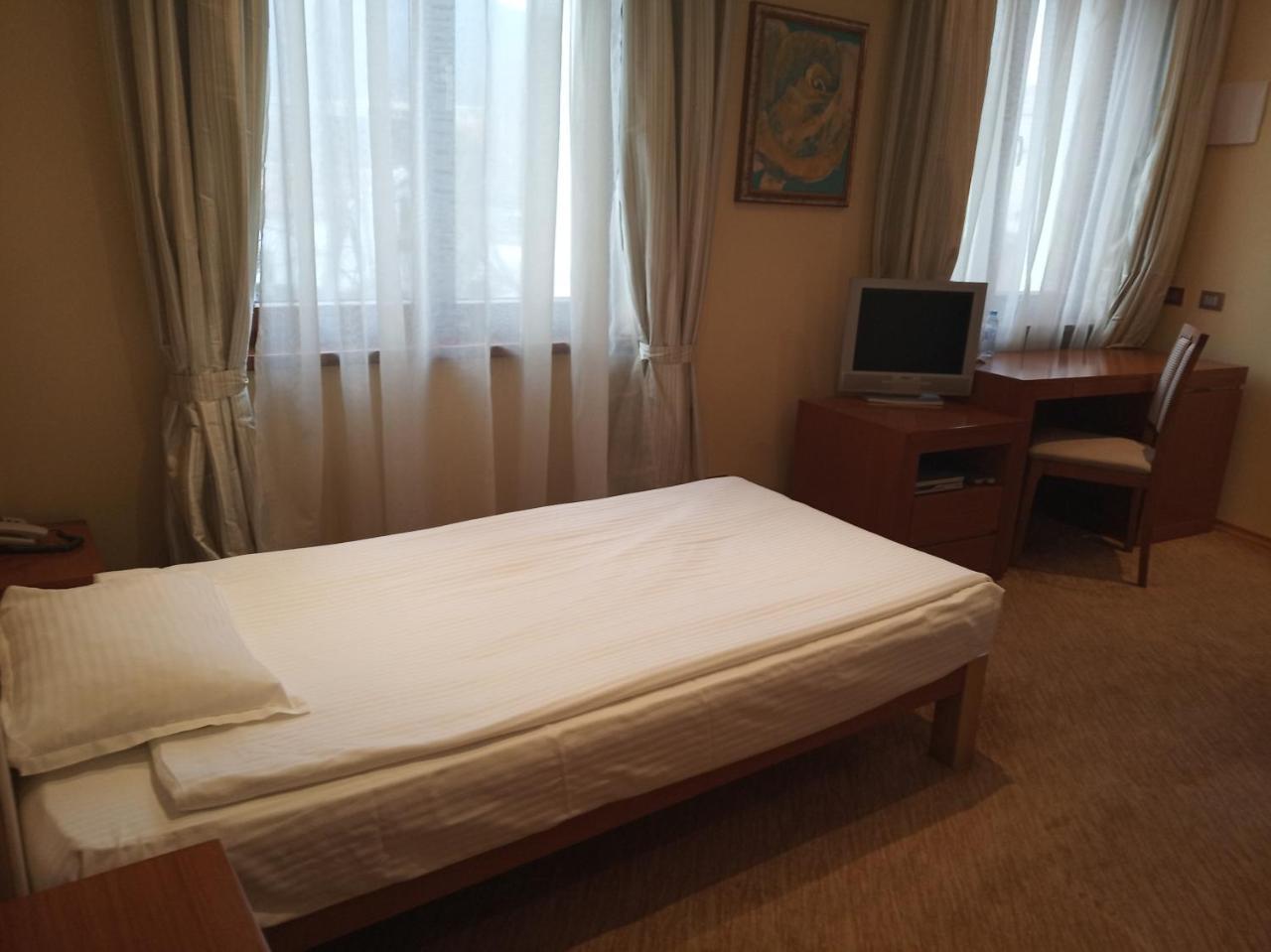 Hotel Park Central Sliven Extérieur photo