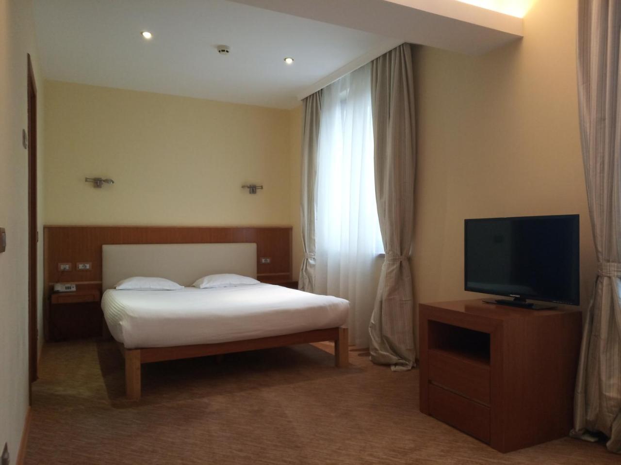Hotel Park Central Sliven Extérieur photo
