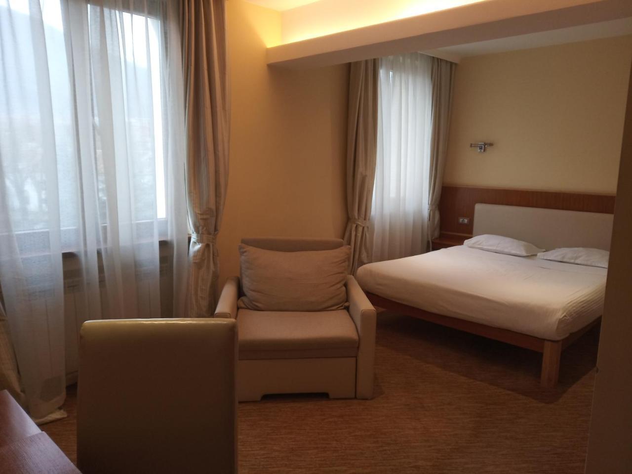 Hotel Park Central Sliven Extérieur photo